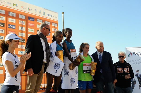 Premiazione podio femminile
